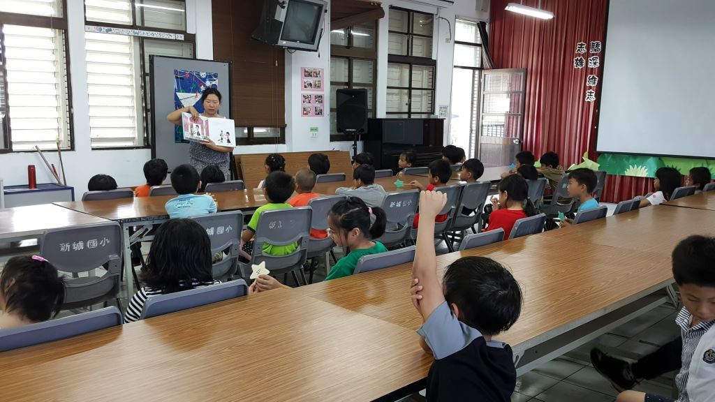 花蓮縣文化局「2018世界閱讀日」串聯活動,前進校園,遍灑閱讀種子(8)