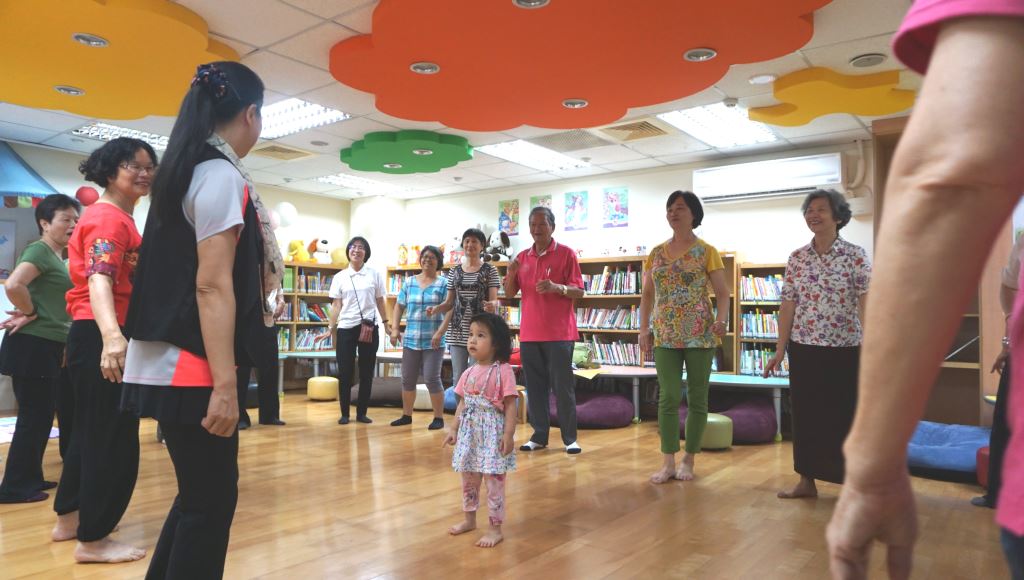 107樂齡「活化黃金祖孫情」-代代生命故事繪本營開跑嘍
