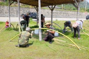 刷上與稻田草地相近的油漆顏色