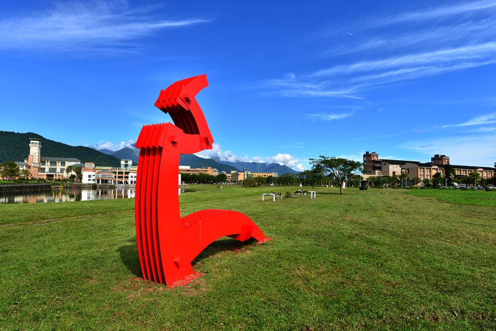 東華大學雕塑公園_空行者