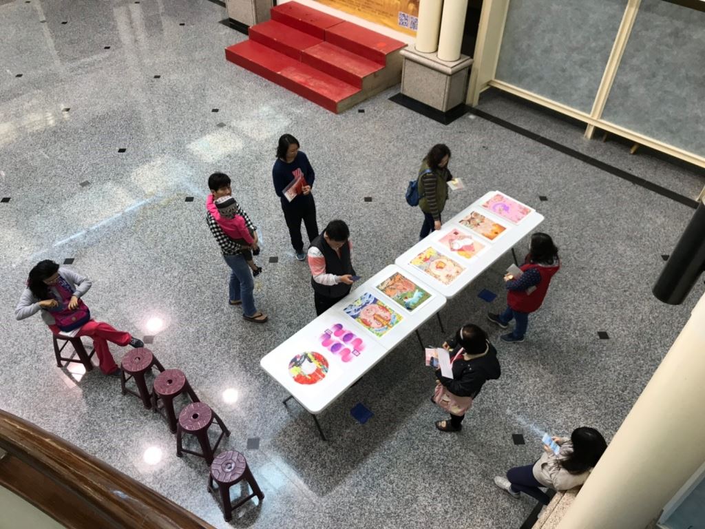 「諸事大吉-豬年年畫特展」版印年畫免費索取，數量有限，索完為止！(1)