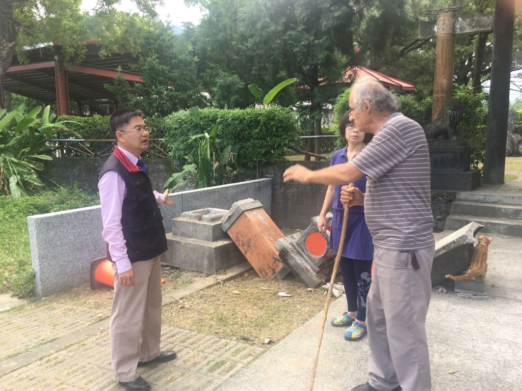 花蓮縣縣定古蹟新城神社舊址石燈籠遭白鹿颱風倒塌路樹損壞文化局緊急現勘【新聞稿】(1)