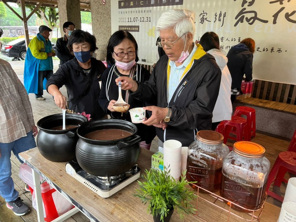 111年在地文學作家圖像第32檔「踏遍家鄉寫花蓮—廖高仁創作展」開幕茶會圓滿完成(4)