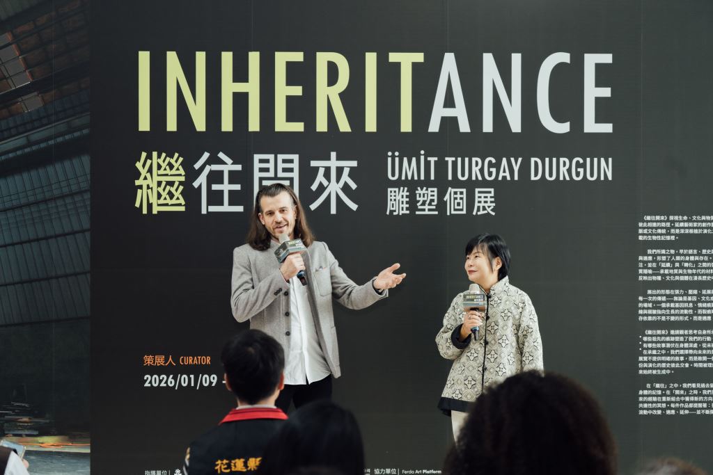 藝術家Ümit與王總經理一同致詞