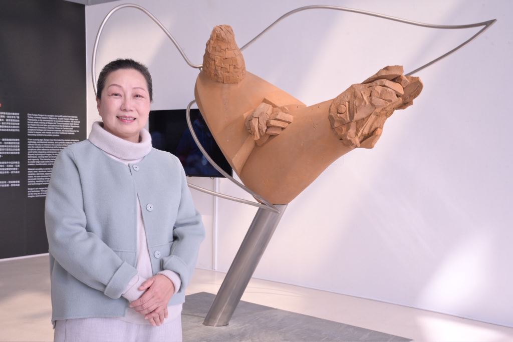 縣長徐榛蔚與土耳其藝術家作品《不朽》