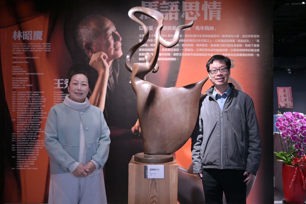 縣長徐榛蔚與文化局長陳建村合影